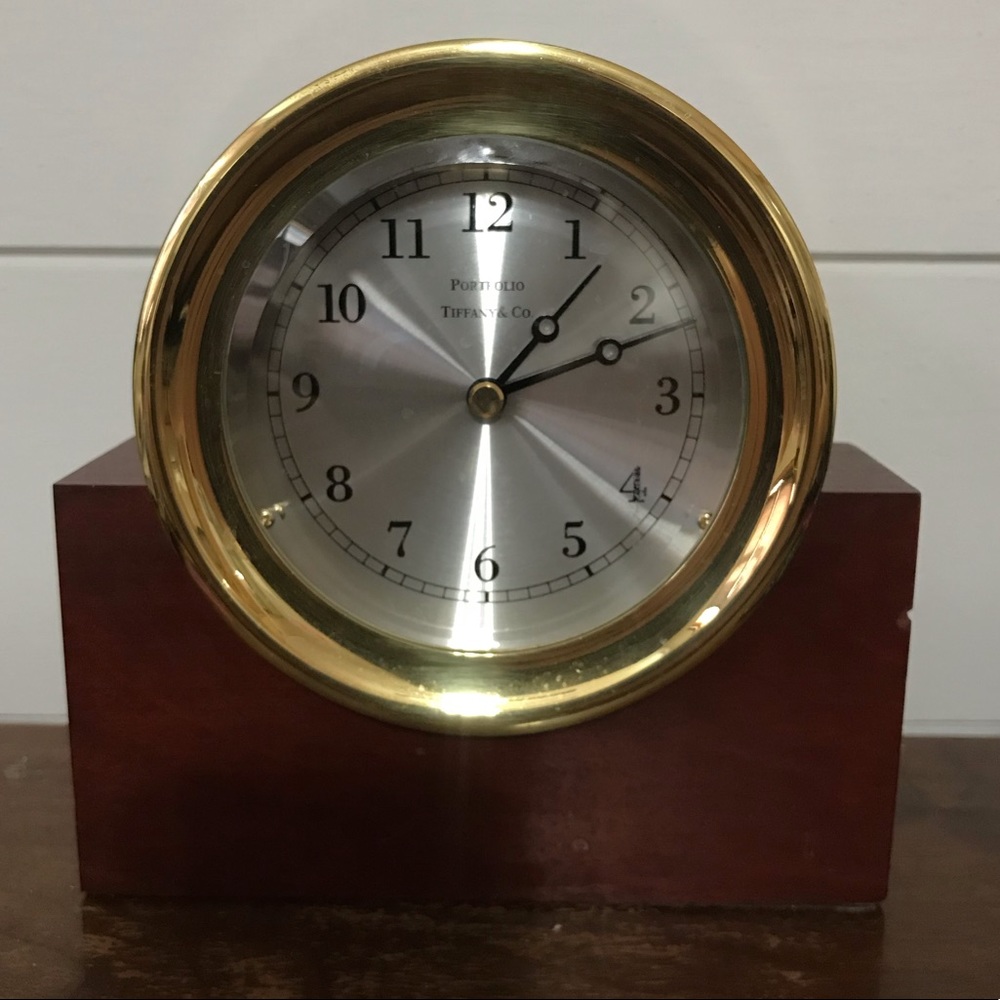 Tiffany & Co. clock